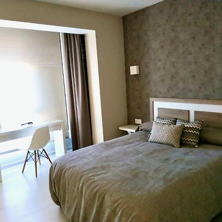 Hotel Los Conejos Mora Luaran gambar