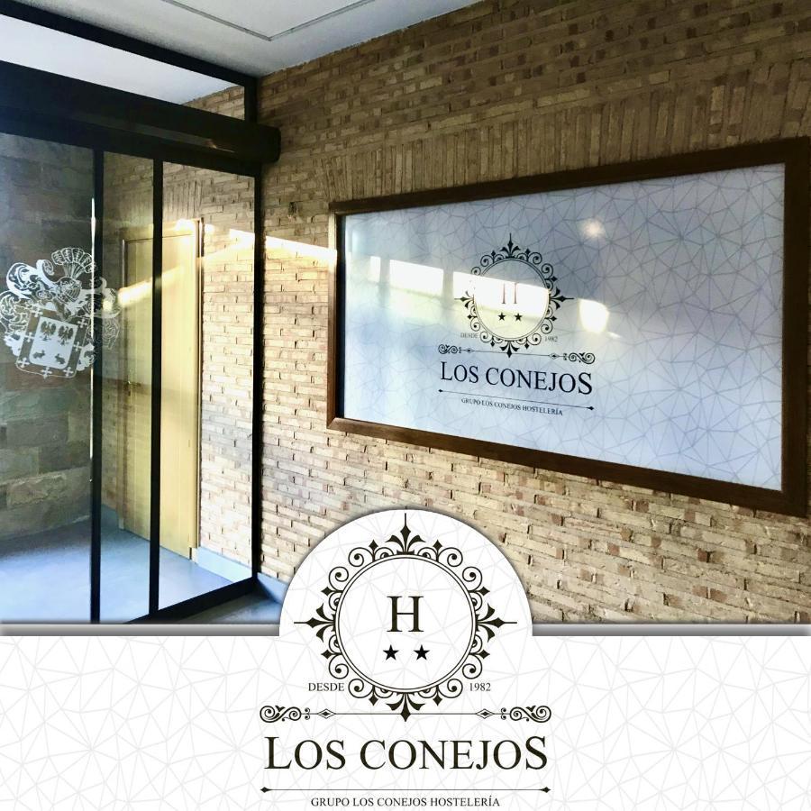 Hotel Los Conejos Mora Luaran gambar