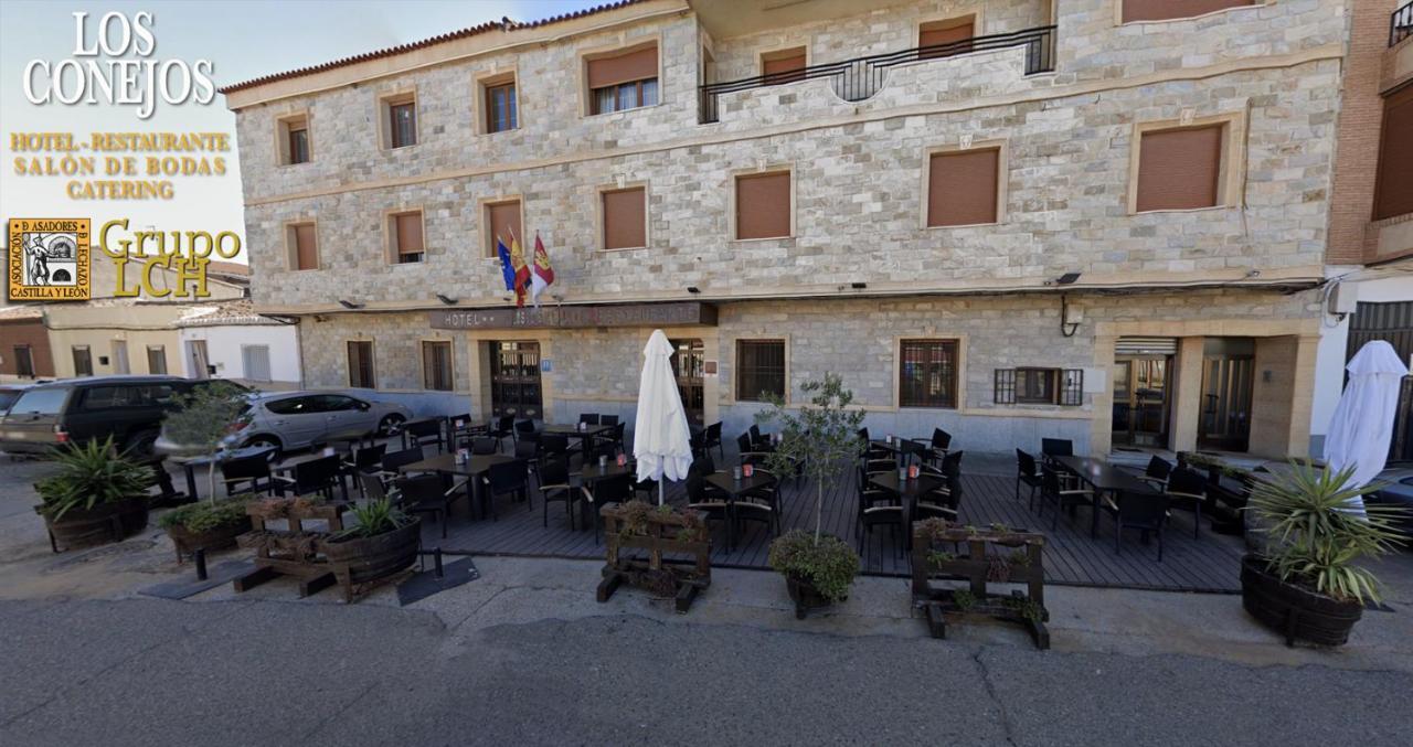 Hotel Los Conejos Mora Luaran gambar