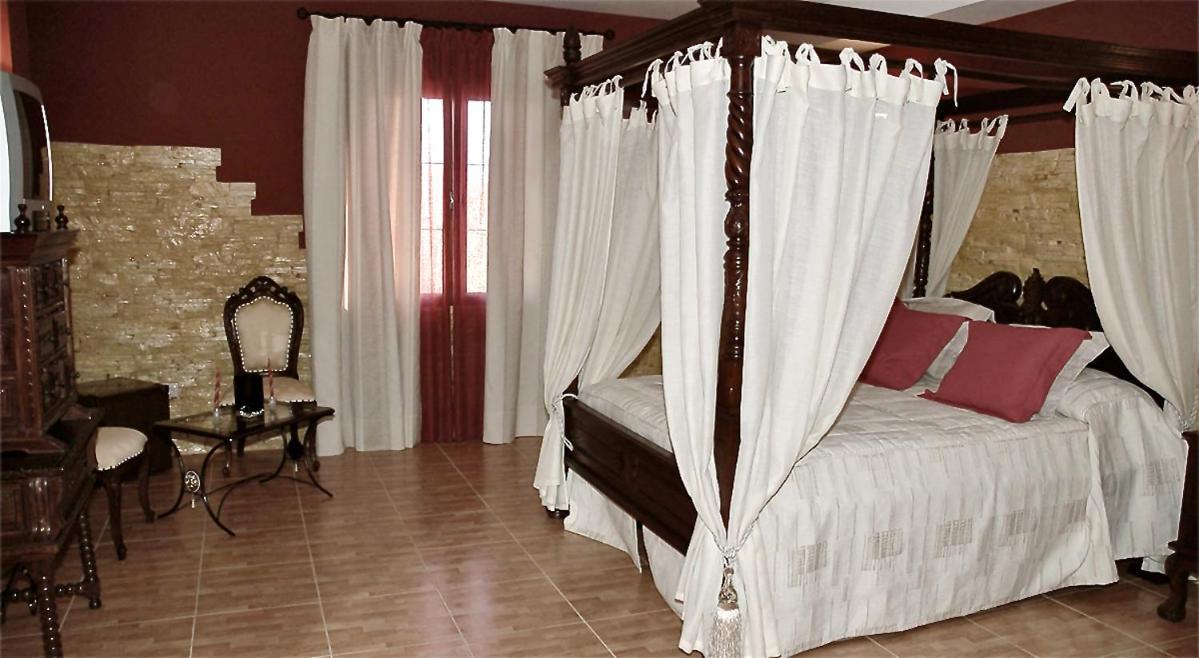 Hotel Los Conejos Mora Luaran gambar